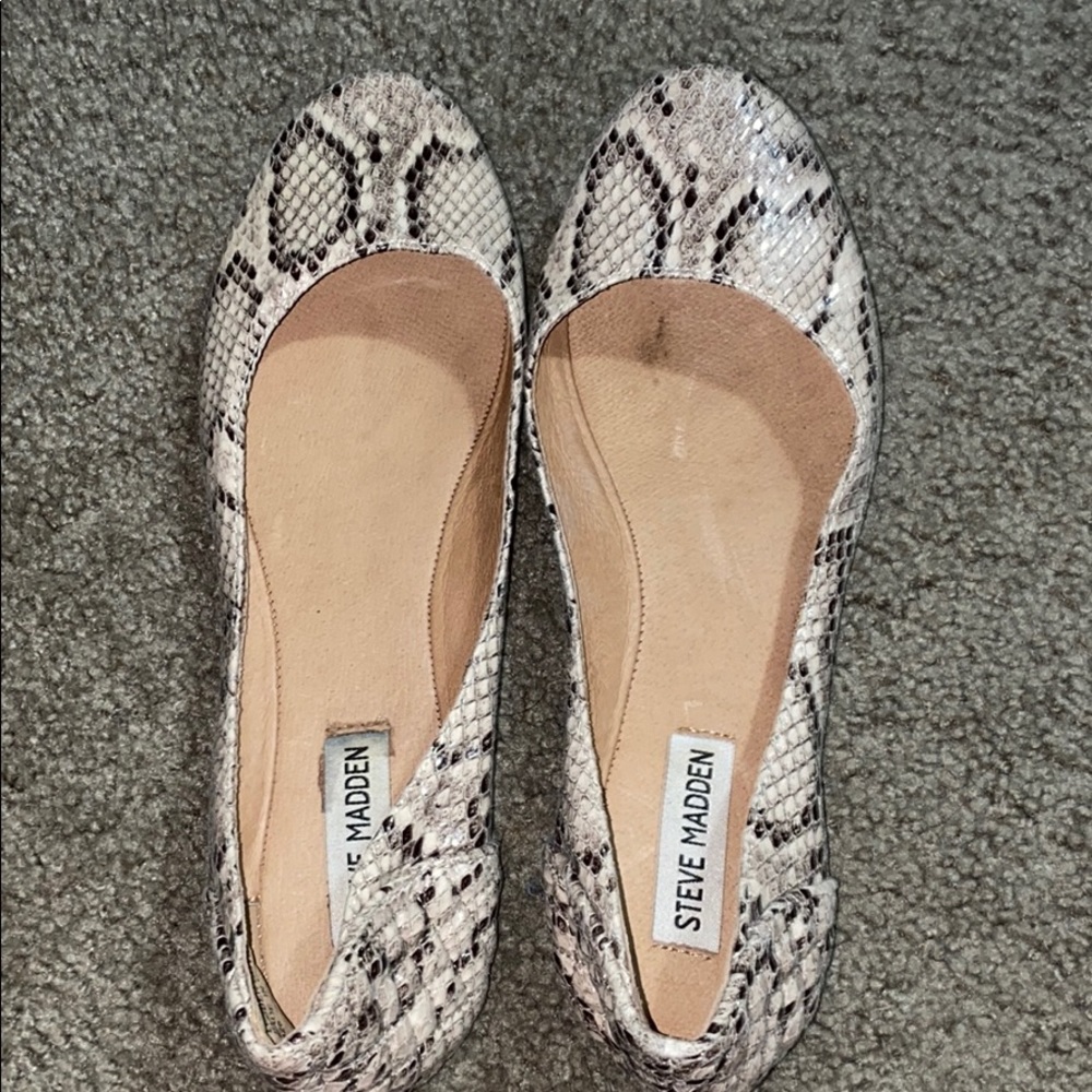 Snakeskin flats